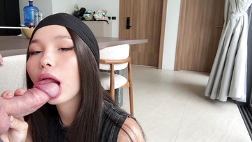 Szájjal kényeztettük egymást a 19 éves kínai bigével mielőtt becsúsztattam a cuncusába a répámat Thumb