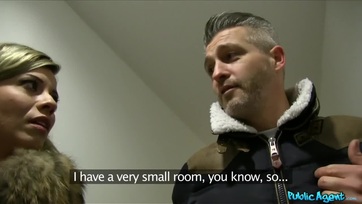 Az utcán becserkészett hazai milfecskét figyelmesen meghágta a kamutoborzó míg a párja odakint várakozott Thumb