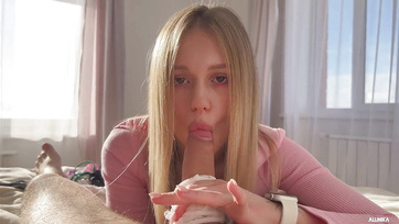 A falloszom köré csavarta a csipkés tangácskáját a buja mostohahugim és ráélvezhettem az ábrázatára Thumb