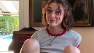 A bohó mostohahugim megvillantgatta az ari lábfejét majd ráharapott az életerős péniszemre Thumb